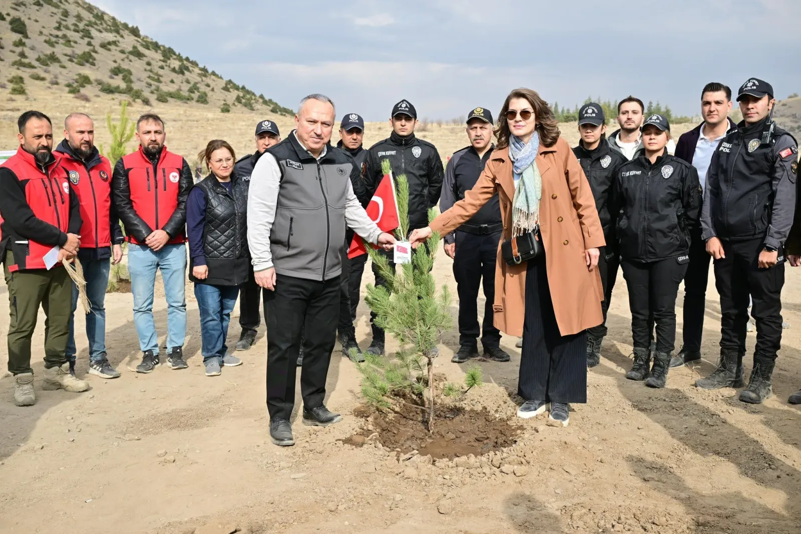 Nevşehir’de 18 bin 500 fidan toprakla buluştu