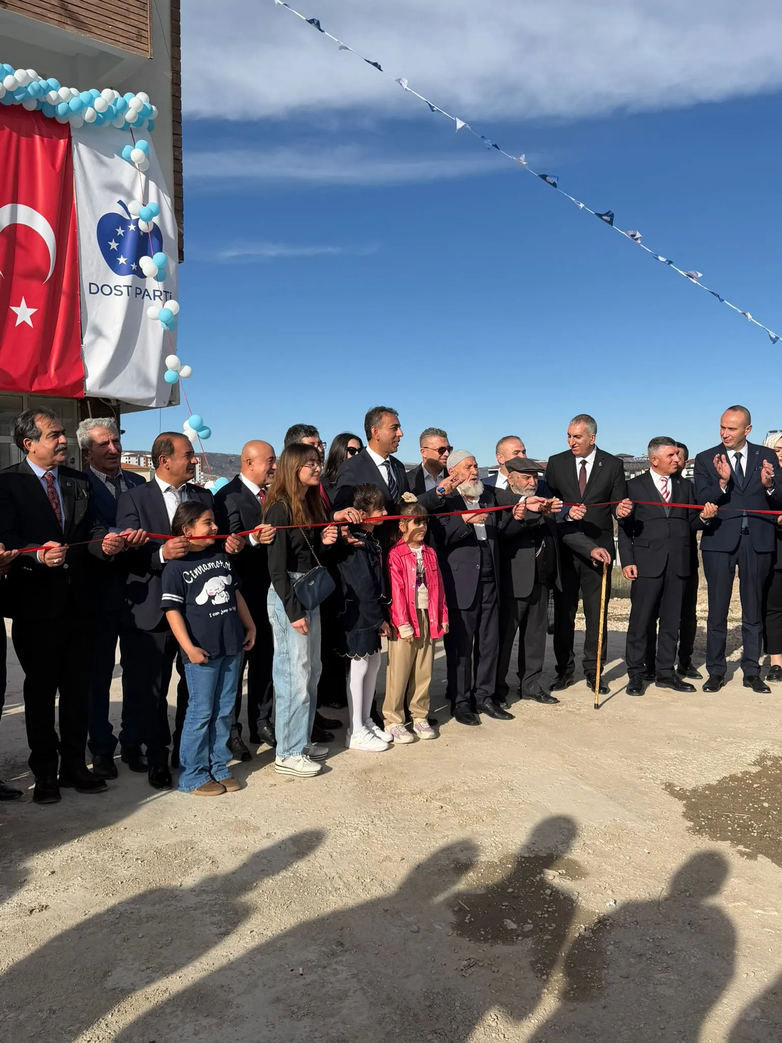 Manşet: DOST PARTİ ELAZIĞ İL BAŞKANLIĞI BÜYÜK COŞKU İLE AÇILDI.